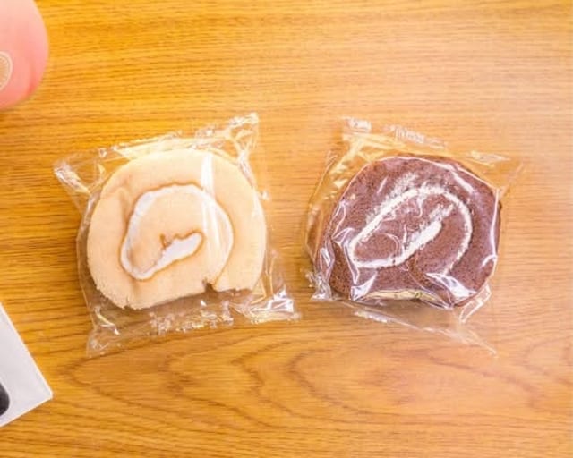 Large Roll Cake.